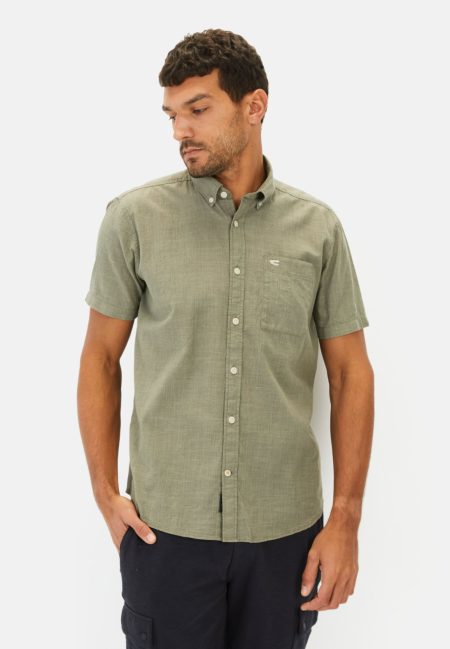 Short-sleeved shirt with a textured pattern