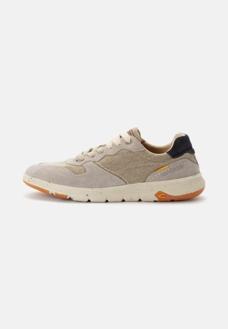 Sneakers made of used canvas and split leather