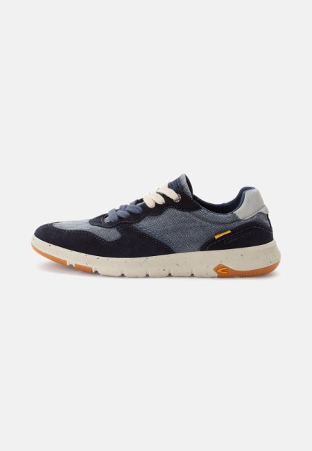 Sneakers made of used canvas and split leather