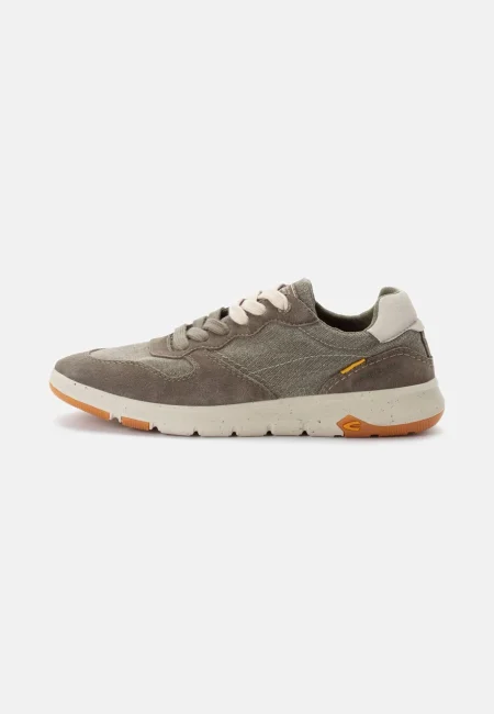 Sneakers made of used canvas and split leather
